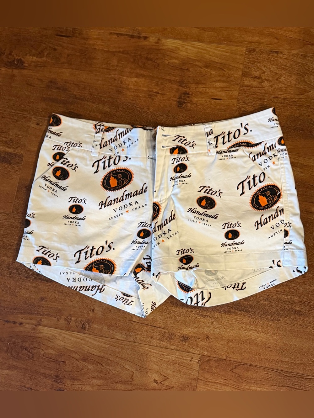 NWOT Loudmouth Golf Women's Tito's Handmade Vodka Mini Short Shorts Size 4 White
